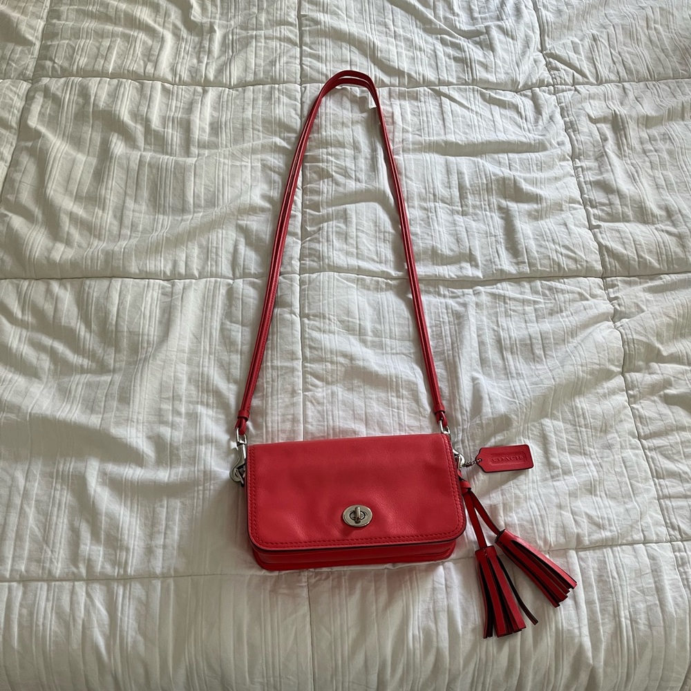 Coach handbag in pink/coral